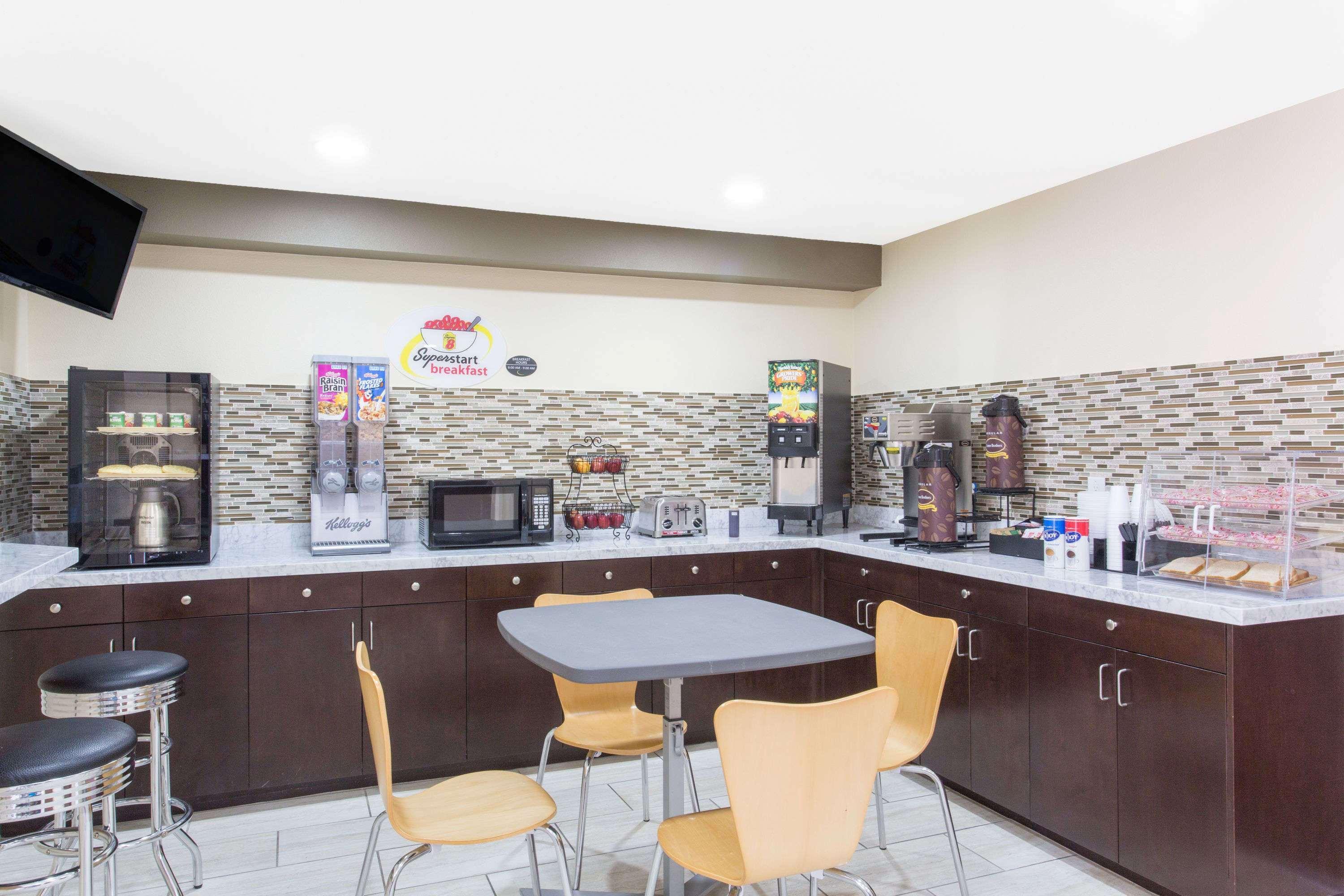 Super 8 By Wyndham National City Chula Vista Ngoại thất bức ảnh