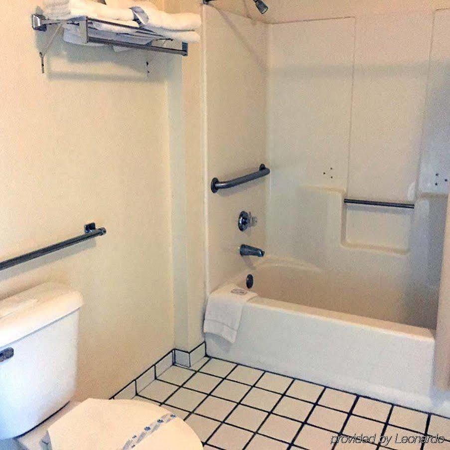 Super 8 By Wyndham National City Chula Vista Ngoại thất bức ảnh